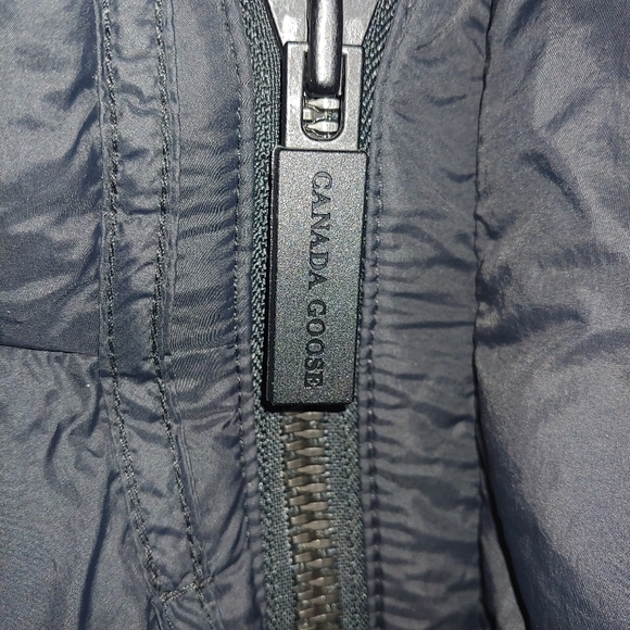 Canada Goose jacket. Size large - Picture 2 of 8